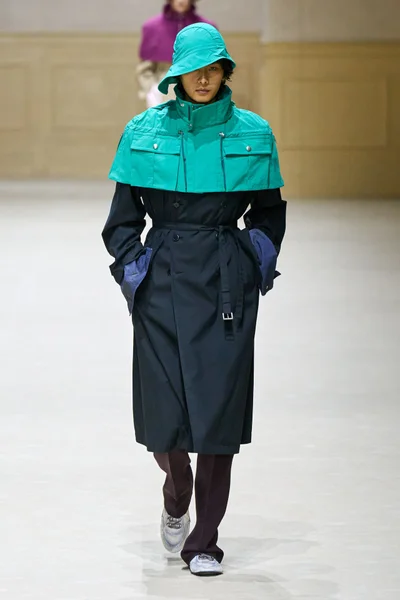 Look 10